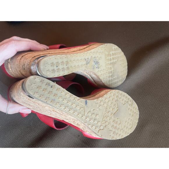 JIMMY CHOO Novice Red Leather Wedge Sandal Front Zip INDIE SLEAZE Size 8 Shoes - Picture 5 of 5